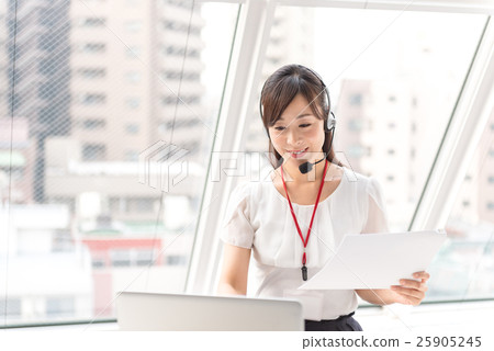 中年女性，女商人，WEB會議 25905245