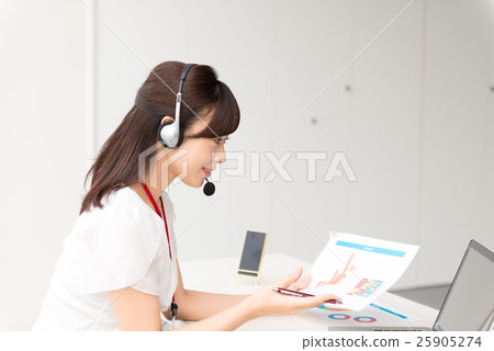 Middle Female, Business Woman, WEB Conference 25905274