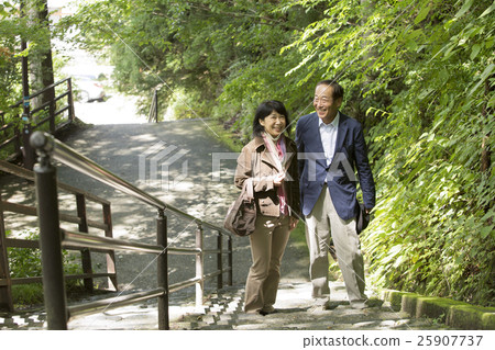 成熟的旅行 25907737