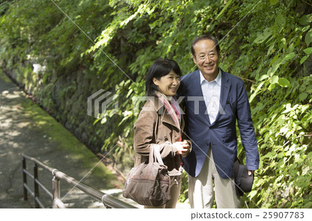 Mature trip Mature trip 25907783