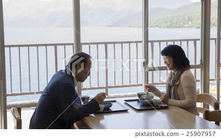 A couple dining A couple dining 25907957