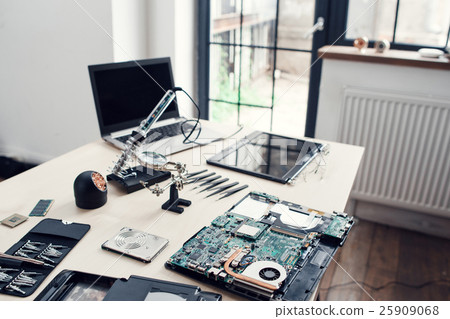 Electronic repair shop, engineer workplace Electronic repair shop, engineer workplace 25909068