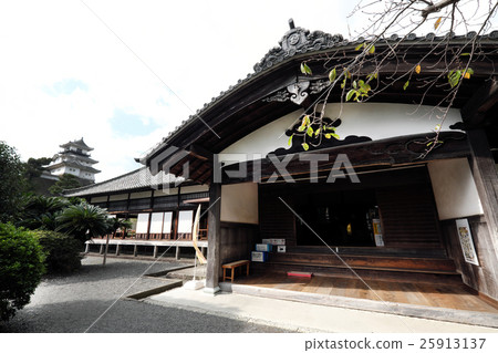 [Important cultural property] Kakegawa Castle Ninomaru Goten and the castle tower 25913137