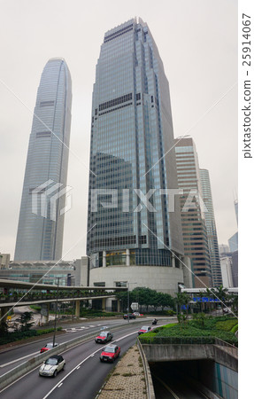 Cars on street in Hong Kong 25914067