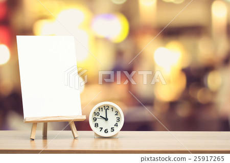 drawing on easel drawing on easel 25917265