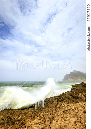 Oman coast 25917320