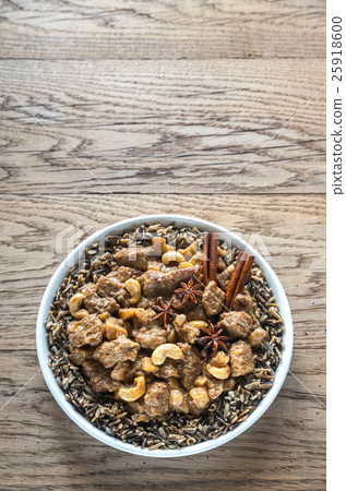 Thai Massaman Curry on the wooden background 25918600