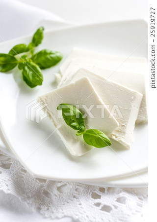 Ricotta cheese 25919727