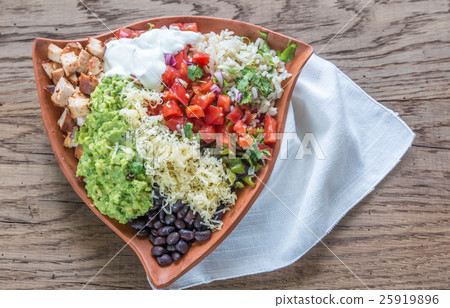Chicken burrito bowl 25919896