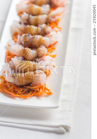 Shirataki noodles with soy sauce Shirataki noodles with soy sauce 25920045
