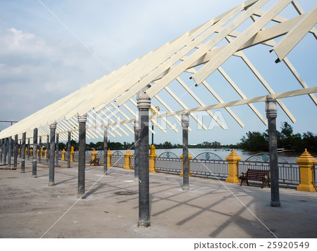 Steel roof walkway 25920549