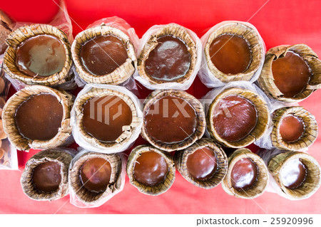 Chinese New Year glutinous rice cake 25920996