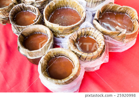 Chinese New Year glutinous rice cake 25920998