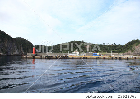 Izu Shichijima Nikkoshima's Nori harbor Izu Shichijima Nikkoshima's Nori harbor 25922363