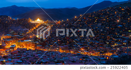 Top view night scene at Larung gar 25922405
