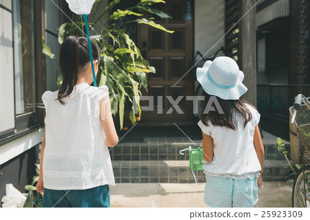 bug catching, insect catching, younger 25923309