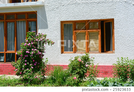 Tibetan traditional house in Ladakh, India 25923633