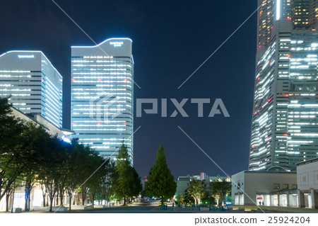 Urban landscape of Yokohama Minato Mirai district Urban landscape of Yokohama Minato Mirai district 25924204