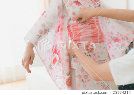 yukata, younger, fitting 25924214