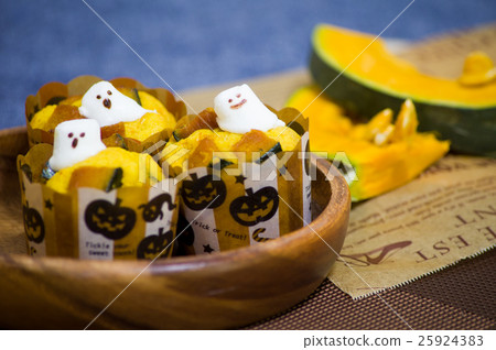 Halloween Pumpkin Cupcake 25924383