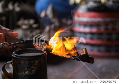 Thai traditional handcraft barrette making   25925075