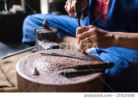 Thai traditional handcraft barrette making   25925086