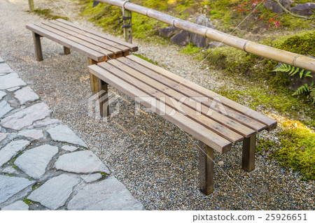 Wooden bench in the park 25926651
