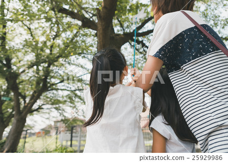 girl, girls, little girls 25929986