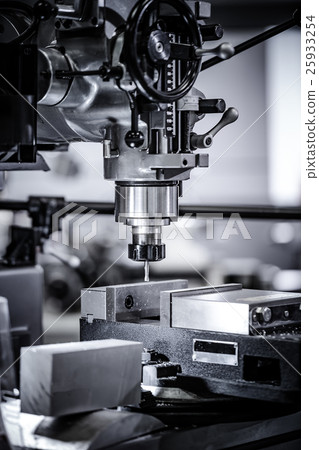 Metalworking CNC milling machine. 25933254