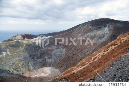 Grand crater Vulcano, Lipari Island, Sicily, Italy Grand crater Vulcano, Lipari Island, Sicily, Italy 25933784