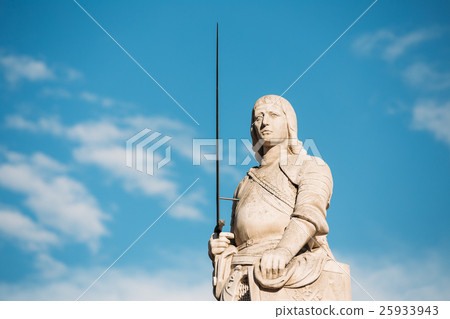 Statue Of Roland At Town Hall Square On Blue Sky 25933943