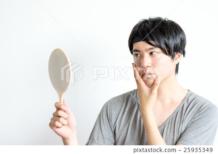 Male looking man (men's face care · beauty image) Male looking man (men's face care · beauty image) 25935349