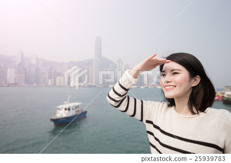 beauty woman look somewhere 25939783