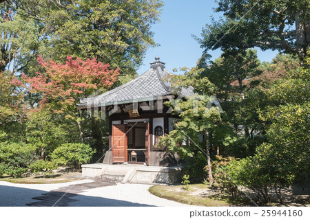 Kenninji in autumn Kenninji in autumn 25944160