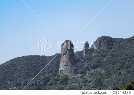 Immovable rock 25944289