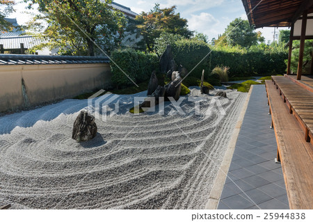 Daitokuji Ruihinin in autumn Daitokuji Ruihinin in autumn 25944838