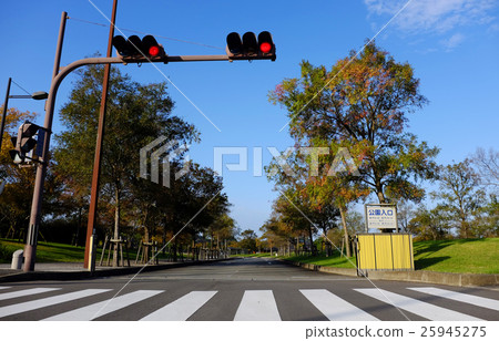 Uchino海綜合公園入口在秋天 25945275