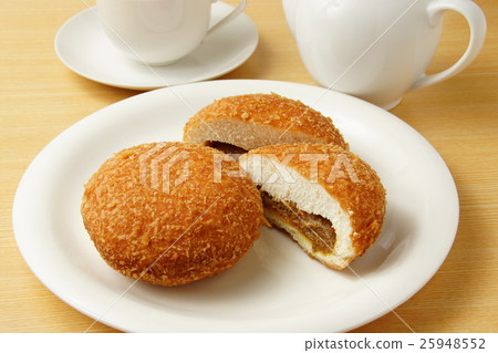 Curry bread   25948552