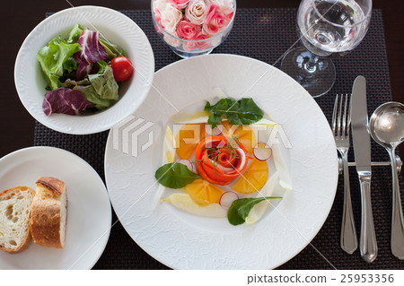 精緻的法國餐廳 25953356