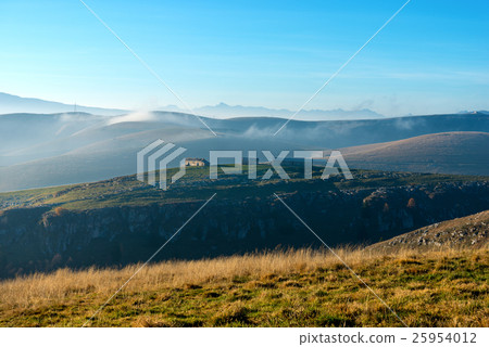 Plateau of Lessinia and Italian Alps 25954012