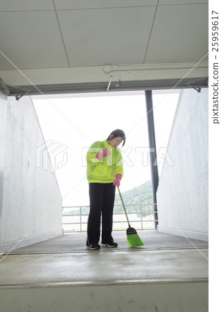 設施工作人員 25959617