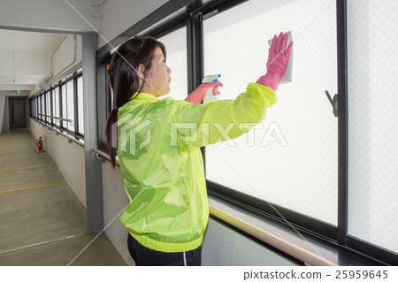 設施工作人員 25959645