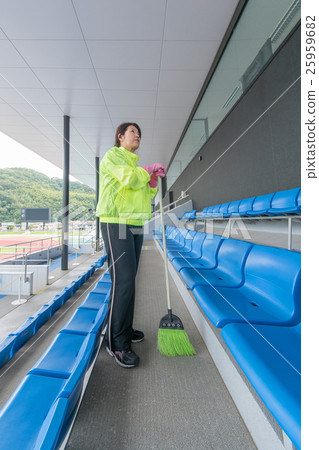 設施工作人員 25959682