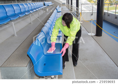 設施工作人員 25959693