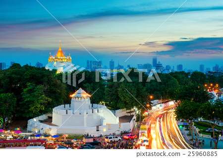The Golden Mountain and Pom Maha Kan of Bangkok 25960885