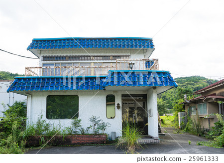 老空置的房子 25961333