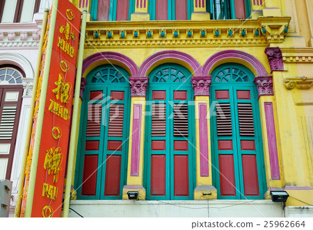 Old buildings in Chinatown, Singapore Old buildings in Chinatown, Singapore 25962664