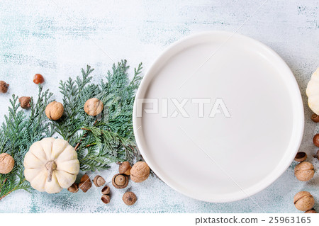 White decorative pumpkins White decorative pumpkins 25963165