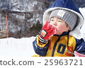 Children who eat snow 25963721