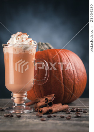 Pumpkin spice latte 25964180
